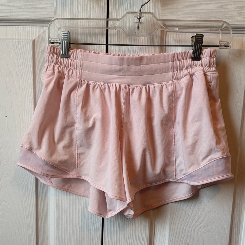 Lululemon Strawberry Milkshake Hotty Hot Lined Short 4” Size 8